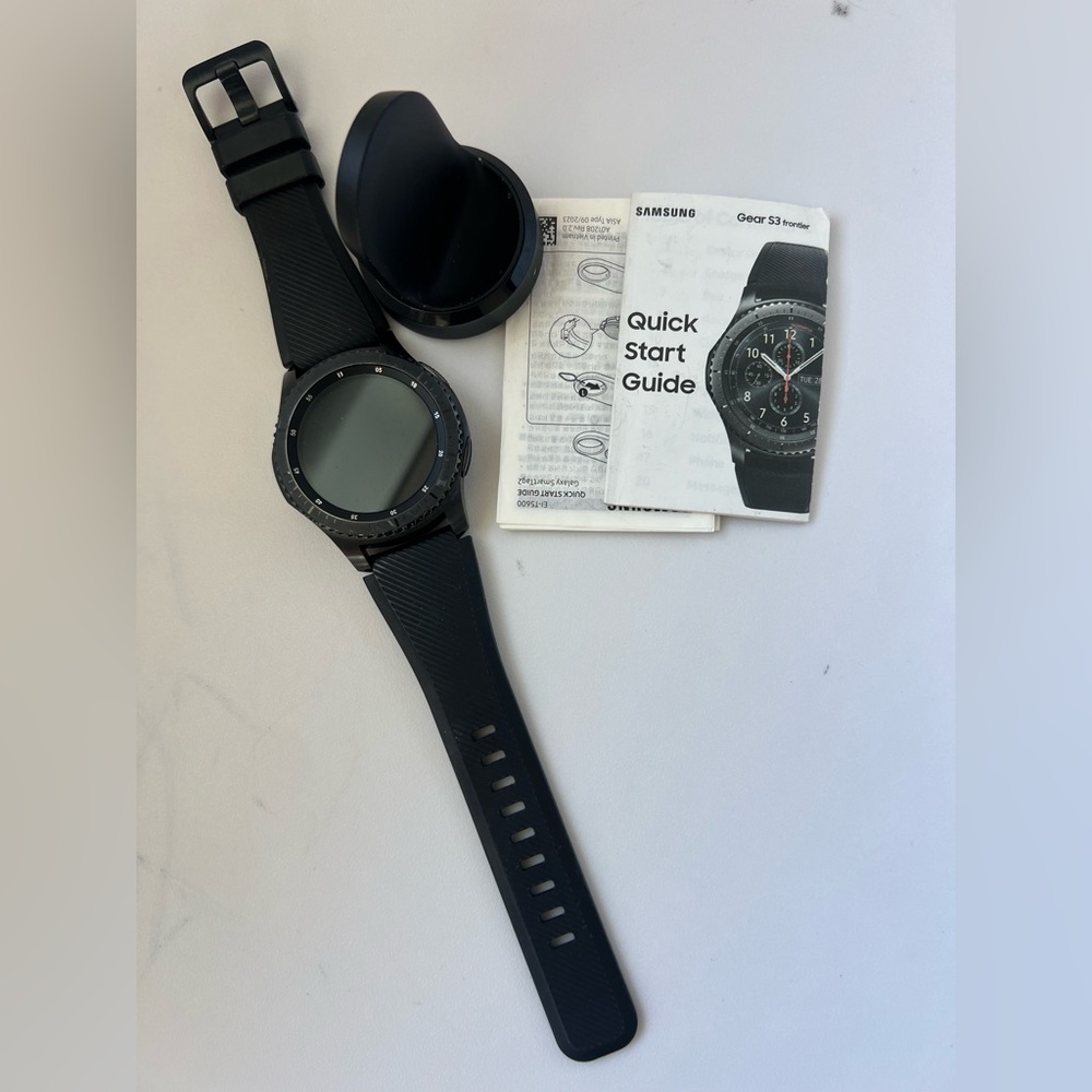 Samsung Gear S3 Frontier in Black with Accessories